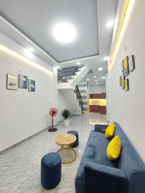 Nhà phố mặt tiền Phan Văn Hớn Q12 -  giá ưu đãi 9.99 tỷ, sở hữu ngay hôm nay!